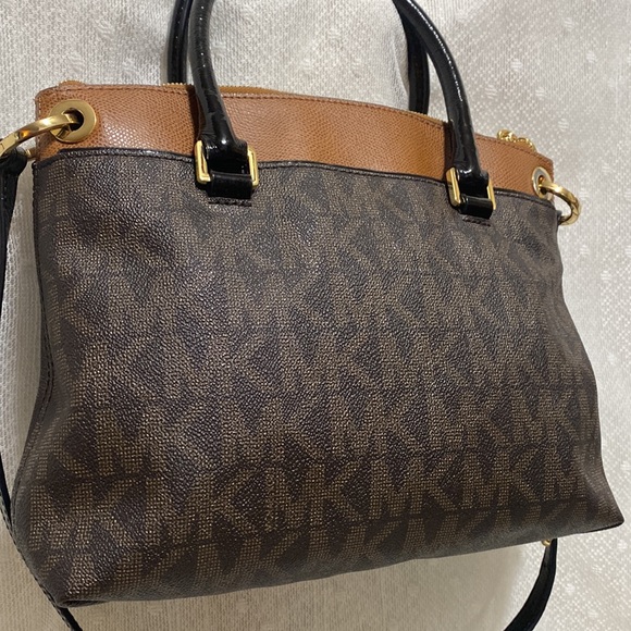 *SOLD*MICHAEL Michael Kors Aubrey Satchel In Brown/Luggage - Picture 6 of 17